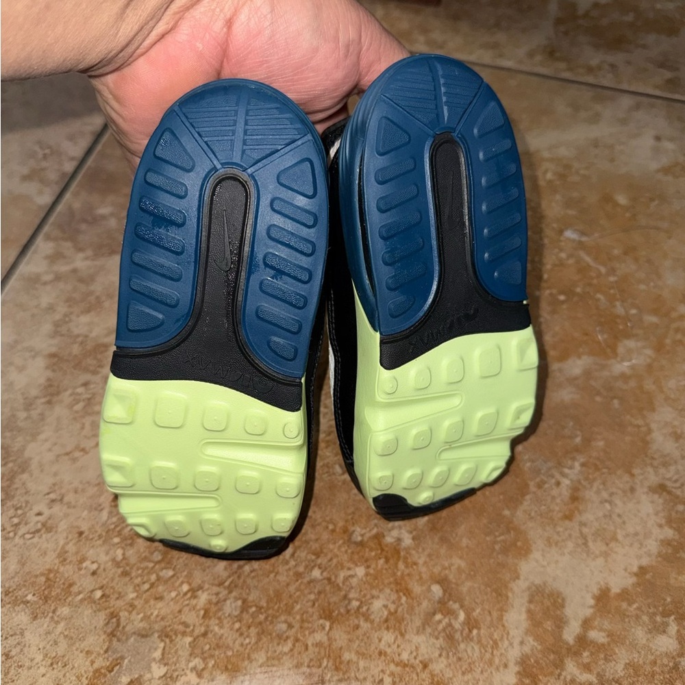 Kids Nike Air Size 9c White and Neon Green yellow athletic Shoes - Picture 4 of 4